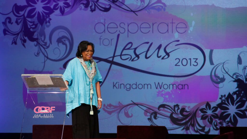 Lois Evans teaching at a DFJ Women's Conference